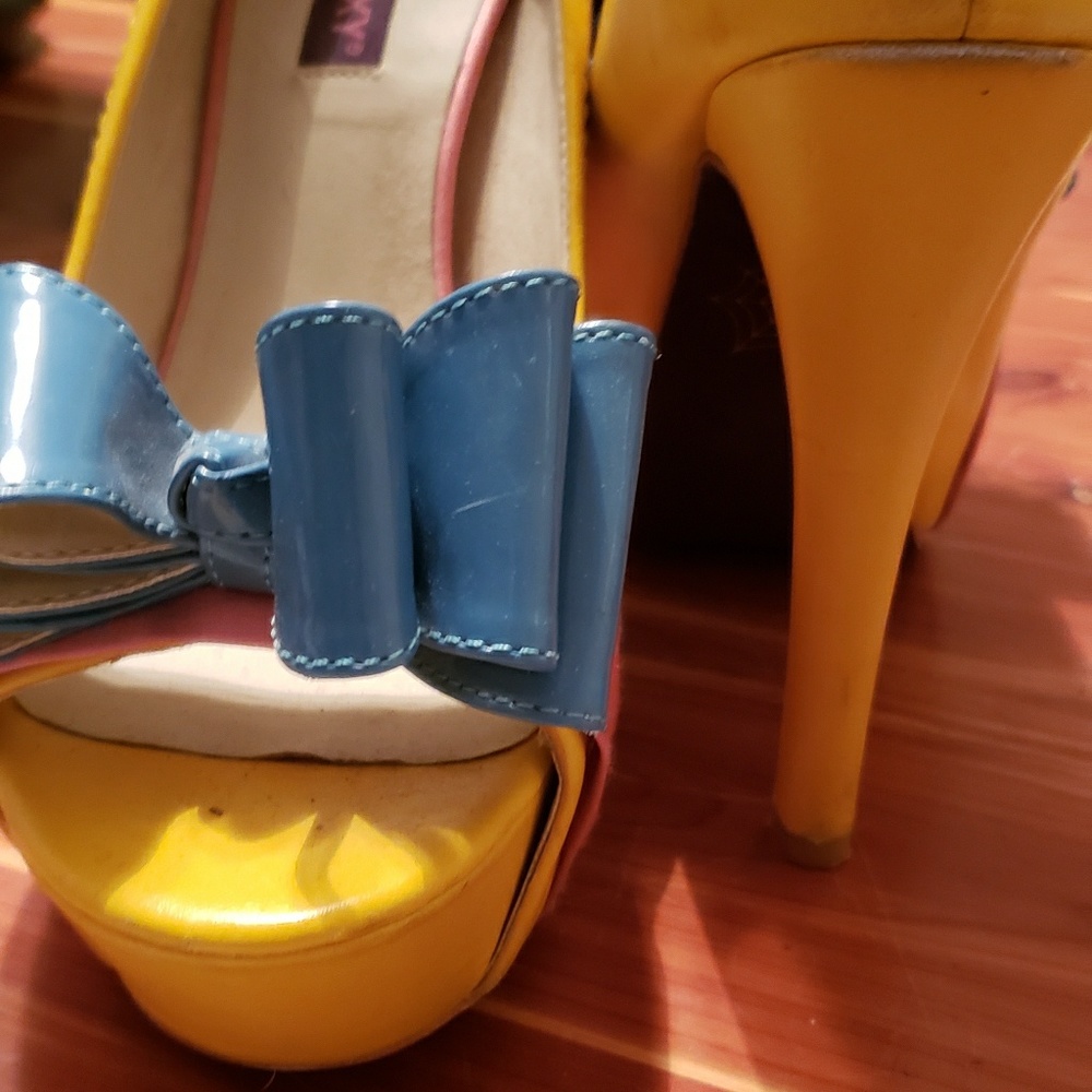 Yellow 6 in heels